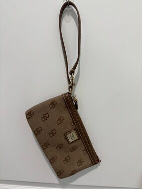 Dooney & Bourke signature monogram large wristlet in khaki brown canvas NWOT